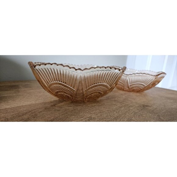 Set Of 2 Small And Medium Peach Coloured Depression Glass Bowls - Picture 4 of 9